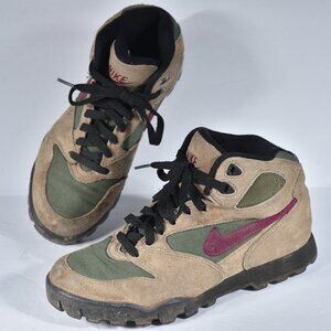 Nike Air Caldera Tan/Green/Purple Hiking Boots 7.5 Women's